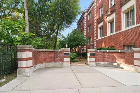 1033 Ontario St #3BN, Oak Park, IL 60302