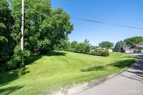 1184 Lady Bird Dr, Lake Holiday, IL 60552