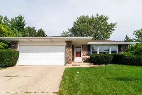 2123 N Haig Ct, Palatine, IL 60074