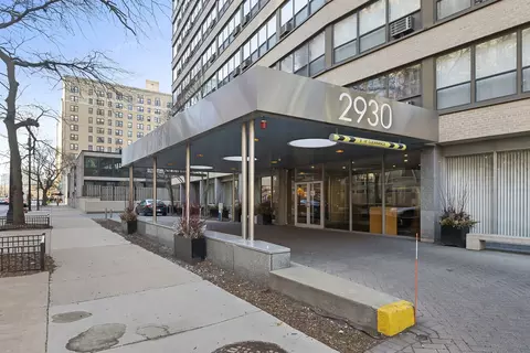 2930 N Sheridan Rd #706, Chicago, IL 60657