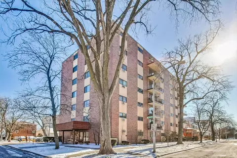 7320 Dixon St #704, Forest Park, IL 60130