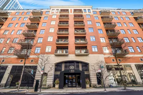 33 W Huron St #511, Chicago, IL 60654
