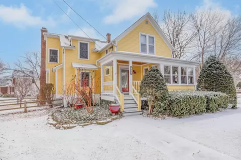 493 St Charles Rd, Glen Ellyn, IL 60137
