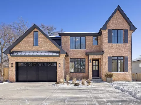 251 Holmes Ave, Clarendon Hills, IL 60514