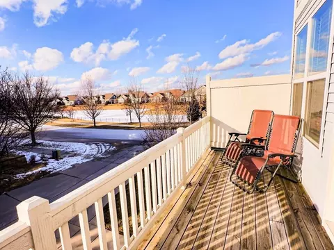 Exterior - 2120 Dauntless Dr, Glenview, IL 60026 photo 2 of 2