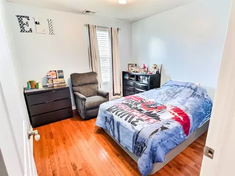 Bedroom - 2120 Dauntless Dr, Glenview, IL 60026 photo 2 of 3