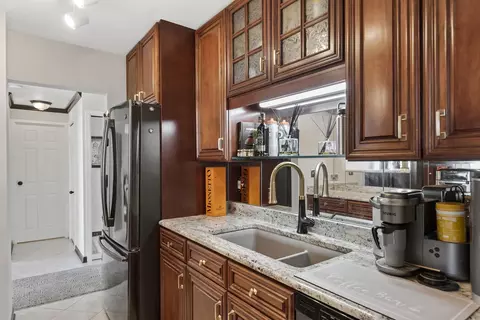 Kitchen - 111 E Chestnut St #46F, Chicago, IL 60611 photo 3 of 3