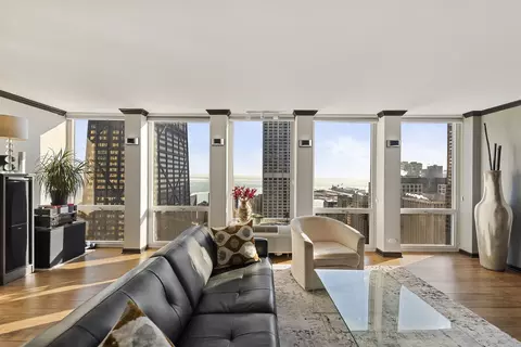 Living - 111 E Chestnut St #46F, Chicago, IL 60611 photo 3 of 5