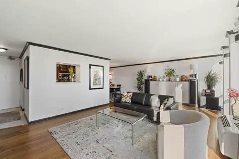 Living - 111 E Chestnut St #46F, Chicago, IL 60611 photo 4 of 5
