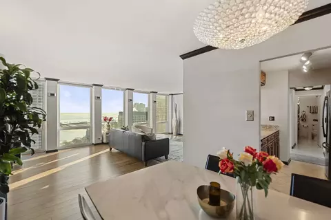 Dining - 111 E Chestnut St #46F, Chicago, IL 60611 photo 1 of 3