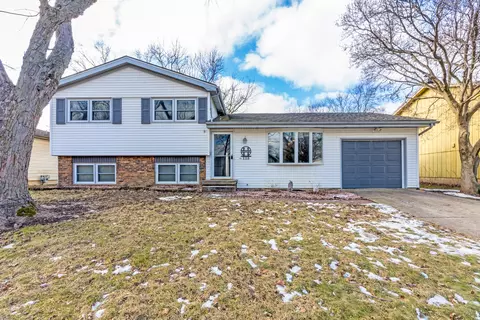 113 S Sesame St, Bloomington, IL 61704