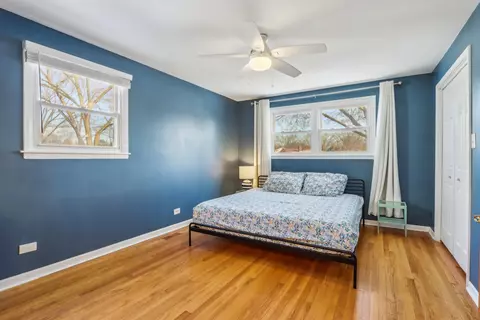 Bedroom - 1925 Briarcliffe Blvd, Wheaton, IL 60189 photo 4 of 8