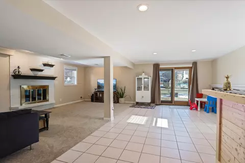 Living - 1925 Briarcliffe Blvd, Wheaton, IL 60189 photo 2 of 6