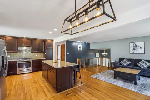 Living - 1925 Briarcliffe Blvd, Wheaton, IL 60189 photo 1 of 6