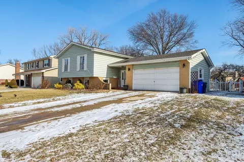 Other - 1925 Briarcliffe Blvd, Wheaton, IL 60189 photo 2 of 9