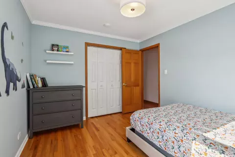 Bedroom - 1925 Briarcliffe Blvd, Wheaton, IL 60189 photo 8 of 8