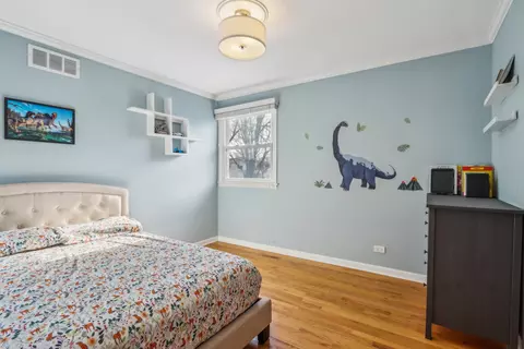 Bedroom - 1925 Briarcliffe Blvd, Wheaton, IL 60189 photo 7 of 8