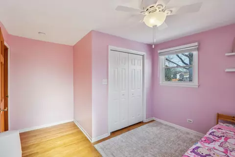 Bedroom - 1925 Briarcliffe Blvd, Wheaton, IL 60189 photo 3 of 8