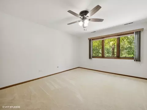 Bedroom - 1035 Evergreen Cir, Olympia Fields, IL 60461 photo 5 of 5