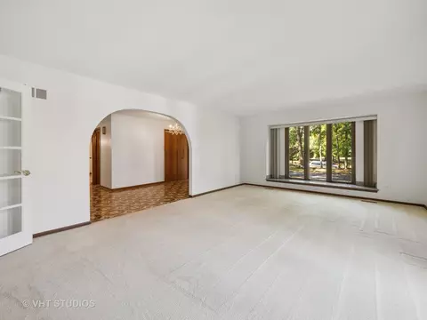 Living - 1035 Evergreen Cir, Olympia Fields, IL 60461 photo 4 of 4