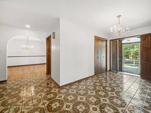 Entry Way - 1035 Evergreen Cir, Olympia Fields, IL 60461 photo 1 of 2