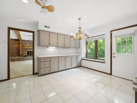 Kitchen - 1035 Evergreen Cir, Olympia Fields, IL 60461 photo 4 of 4