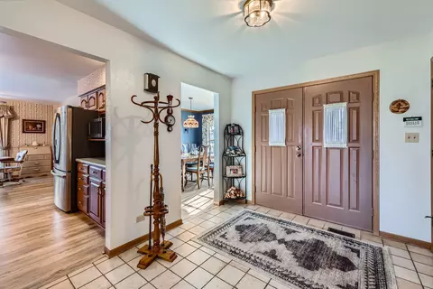 620 Morningside Pt, Elgin, IL 60123 photo 4