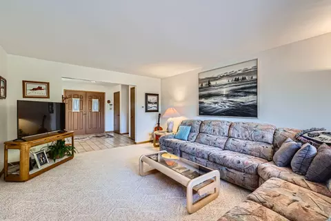 620 Morningside Pt, Elgin, IL 60123 photo 6
