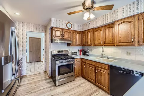 620 Morningside Pt, Elgin, IL 60123 photo 9