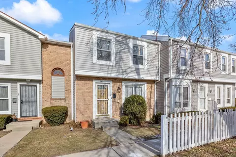 142 Williamsburg Rd, Country Club Hills, IL 60478
