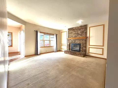 Living - 215 N Airlite St, Elgin, IL 60123 photo 4 of 5