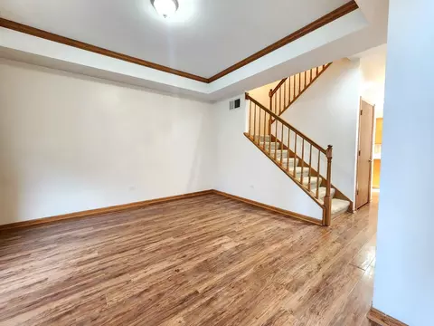Living - 215 N Airlite St, Elgin, IL 60123 photo 2 of 5