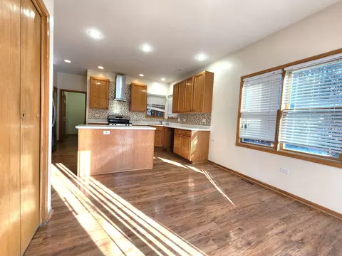 Kitchen - 215 N Airlite St, Elgin, IL 60123 photo 1 of 3