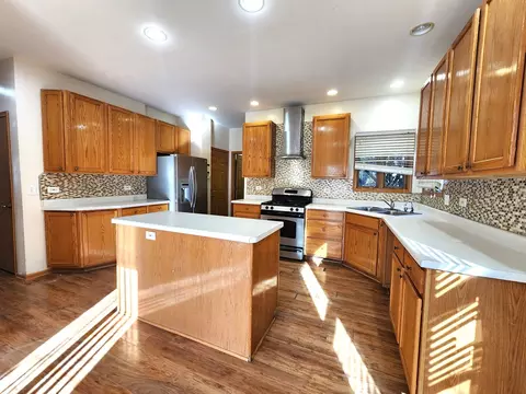 Kitchen - 215 N Airlite St, Elgin, IL 60123 photo 2 of 3
