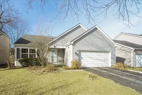 312 Richard Ct, Vernon Hills, IL 60061