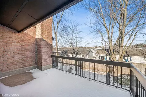 Exterior - 1808 Wildberry Dr #E, Glenview, IL 60025 photo 2 of 2