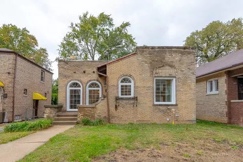 1712 W Beverly Glen Pkwy, Chicago, IL 60643