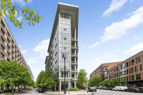 845 N Kingsbury St #411, Chicago, IL 60610