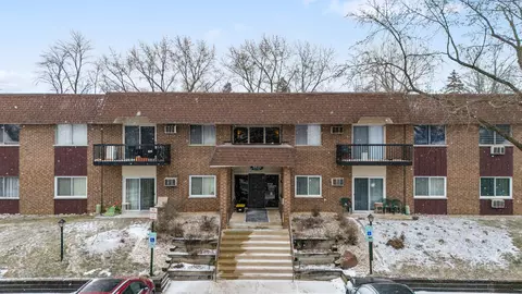 3435 83rd St #C-2, Woodridge, IL 60517