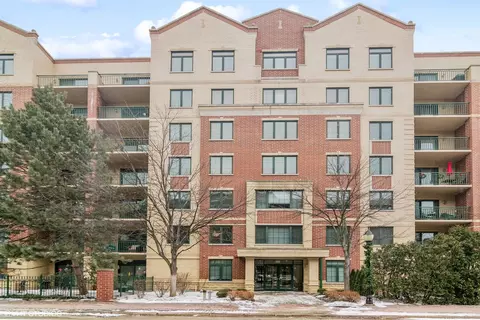 11 S Wille St #211, Mount Prospect, IL 60056