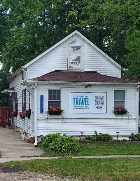 110 S Cherry St, Somonauk, IL 60552