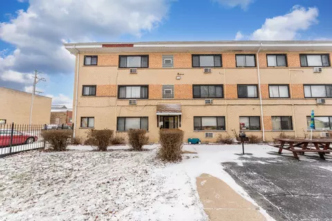 34 S 19th Ave #3W, Maywood, IL 60153
