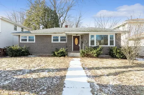 12 N Rebecca St, Glenwood, IL 60425