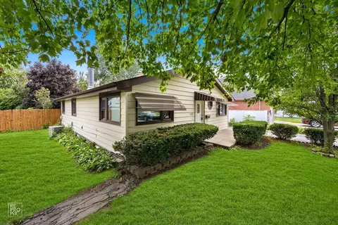 10721 S Natchez Ave, Worth, IL 60482