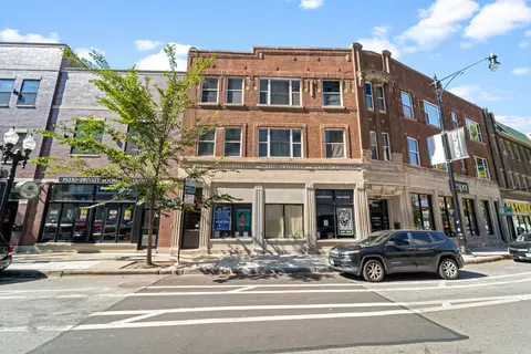 3914 N Broadway St #3B, Chicago, IL 60613