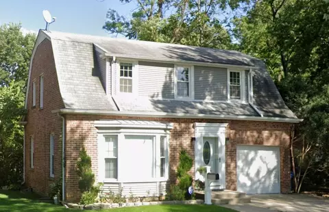 Exterior - 657 Arlington Ave, Des Plaines, IL 60016 photo 2 of 10