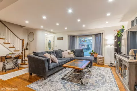 Living - 657 Arlington Ave, Des Plaines, IL 60016 photo 1 of 1