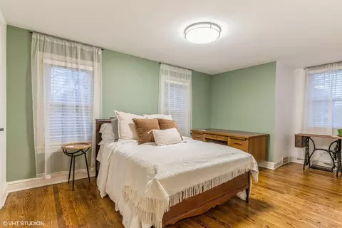 Bedroom - 657 Arlington Ave, Des Plaines, IL 60016 photo 3 of 3