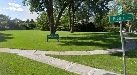 Exterior - 657 Arlington Ave, Des Plaines, IL 60016 photo 6 of 10