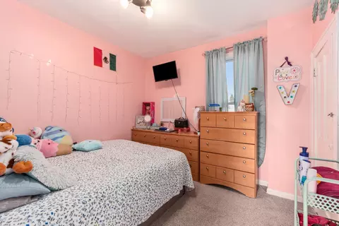 Bedroom - 552 Simms St, Aurora, IL 60505 photo 1 of 2